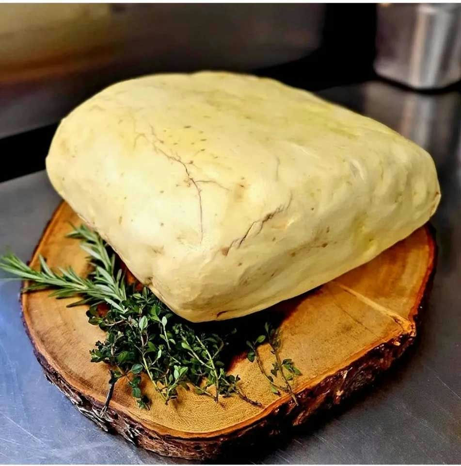 Fleisch im Butter-Aging-Mantel