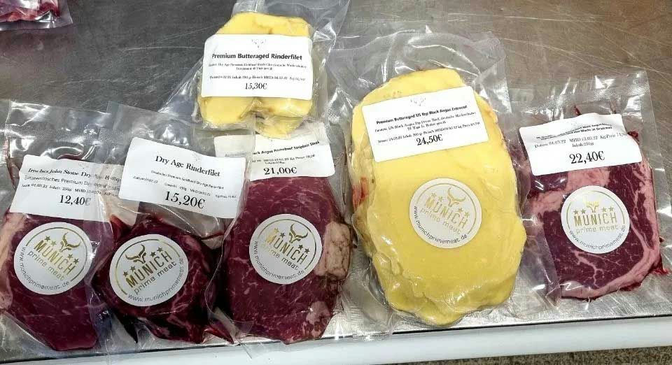 Steaks in der Auslage